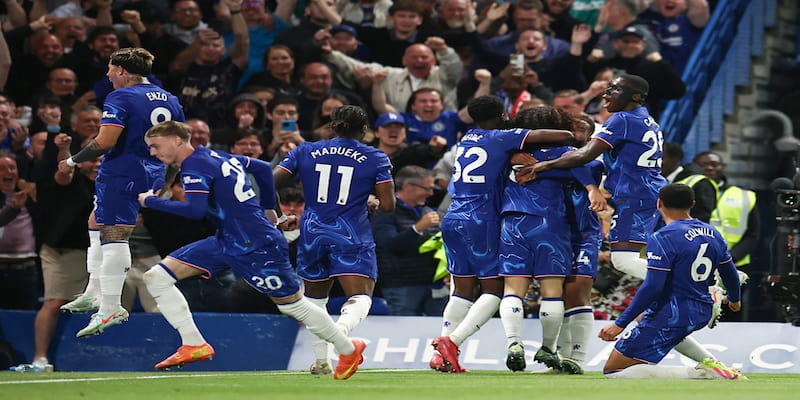 Bảng tỷ lệ kèo Cúp C1 kèm logo các CLB nổi bật như Real Madrid, Bayern Munich.